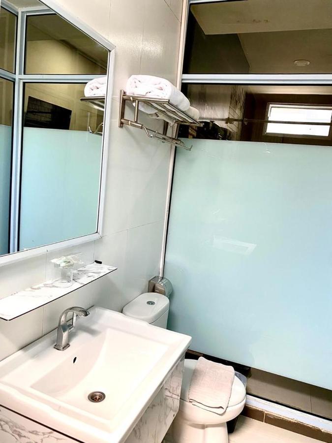 Os Hotel Tanjung Uncang Sagulung Ngoại thất bức ảnh