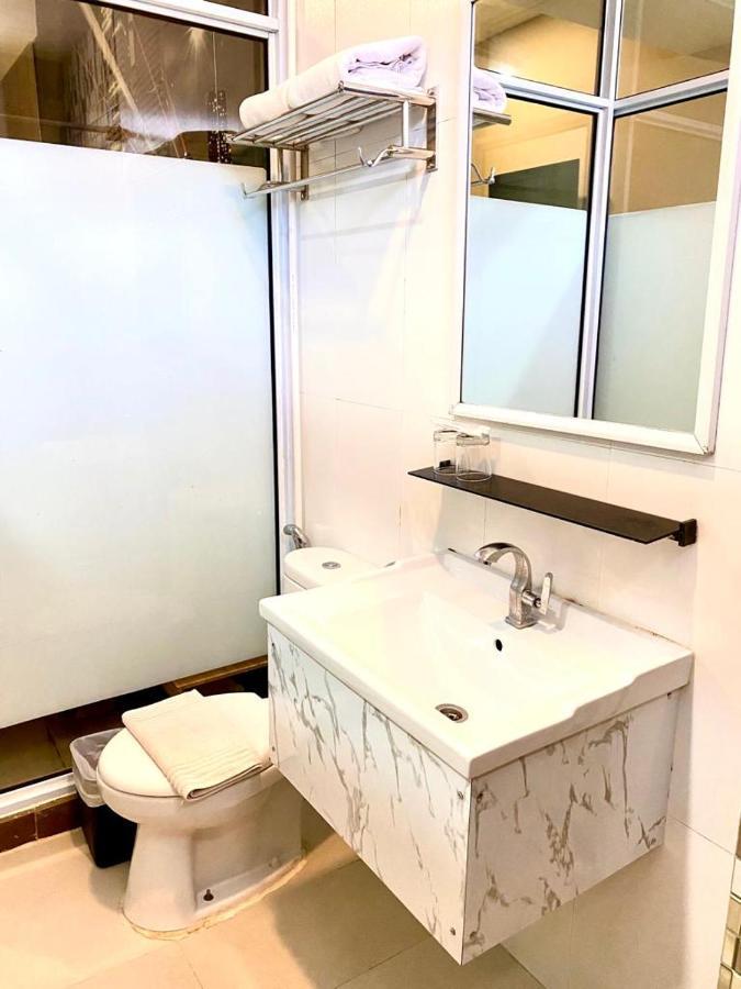 Os Hotel Tanjung Uncang Sagulung Ngoại thất bức ảnh