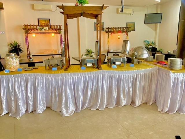 Os Hotel Tanjung Uncang Sagulung Ngoại thất bức ảnh