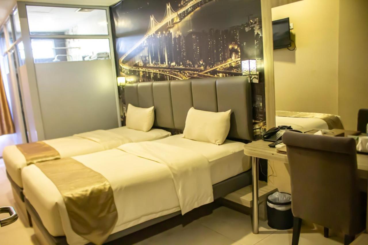 Os Hotel Tanjung Uncang Sagulung Ngoại thất bức ảnh
